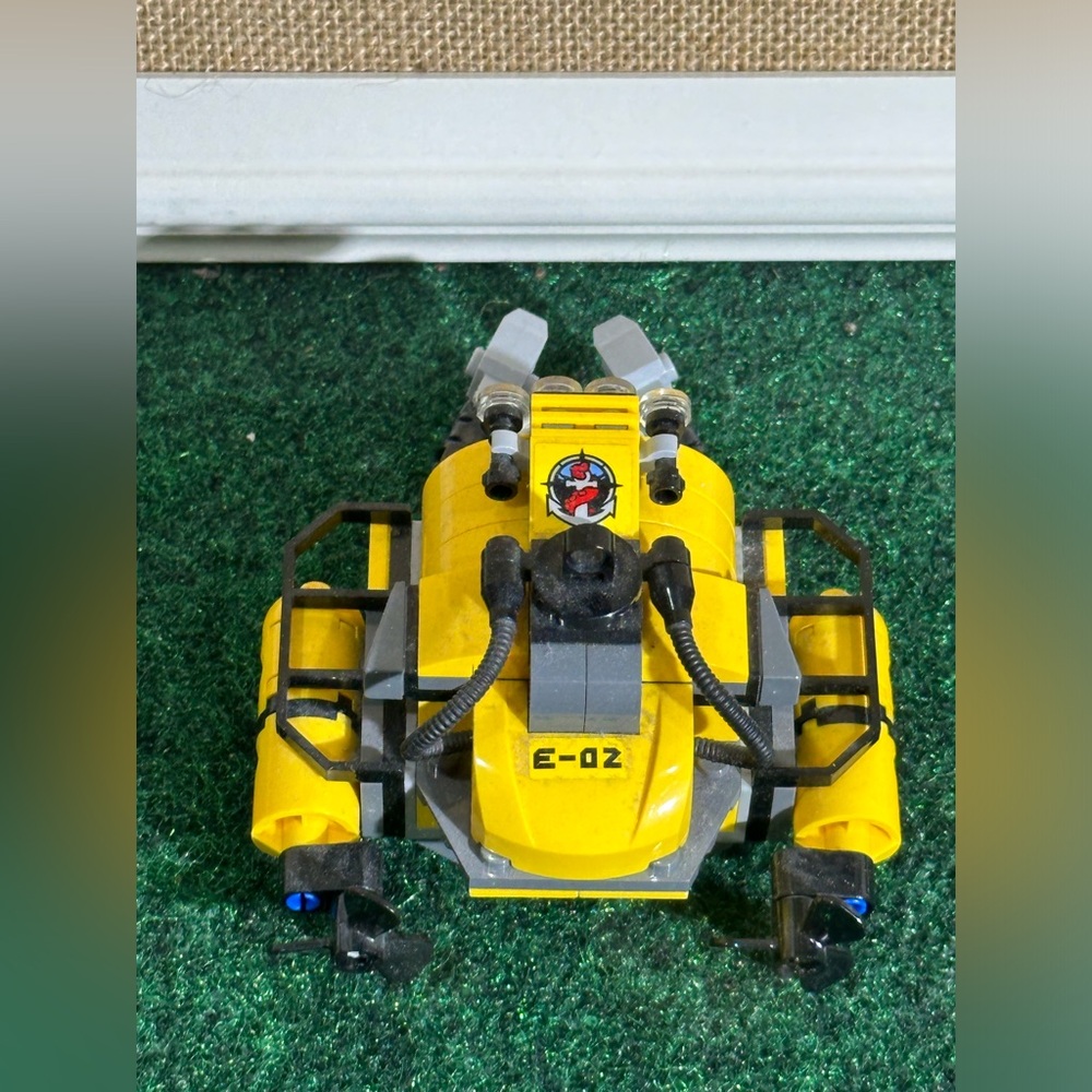 Lego - Picture 2 of 4